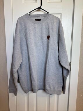 Ariat Light Gray Crewneck Sweatshirt with Chest Patch